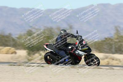 media/Dec-01-2025-Moto Forza (Mon) [[2daa91e15f]]/2-Intermediate Group/Session 3 (Turn 7 Inside Pans)/